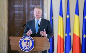 Iohannis îşi cere scuze după ce a făcut o eroare în formula de calcul care stabileşte scenariile epidemiologice pentru deschiderea anului şcolar